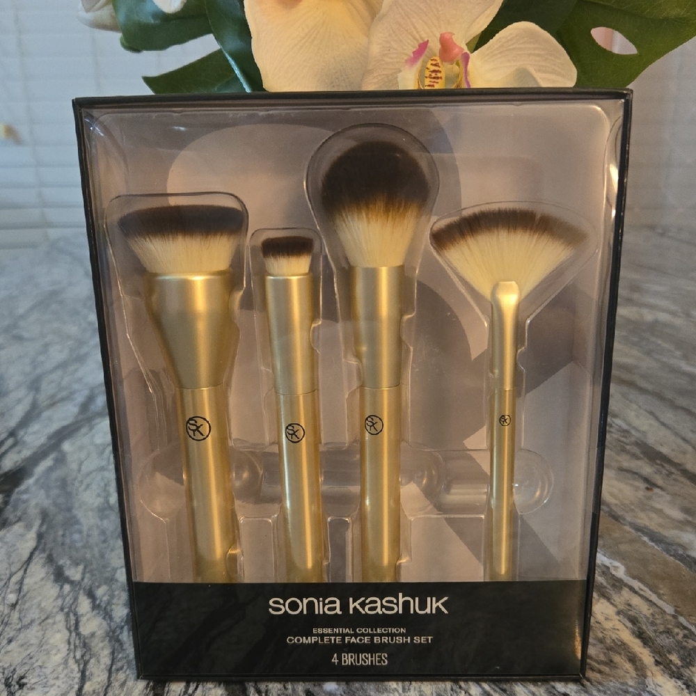 Sonia Kashuk Essential Gold Brush Set